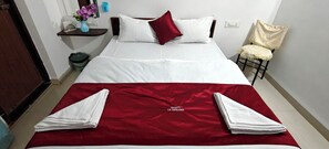 3 habitaciones, tabla de planchar con plancha, wifi y ropa de cama 