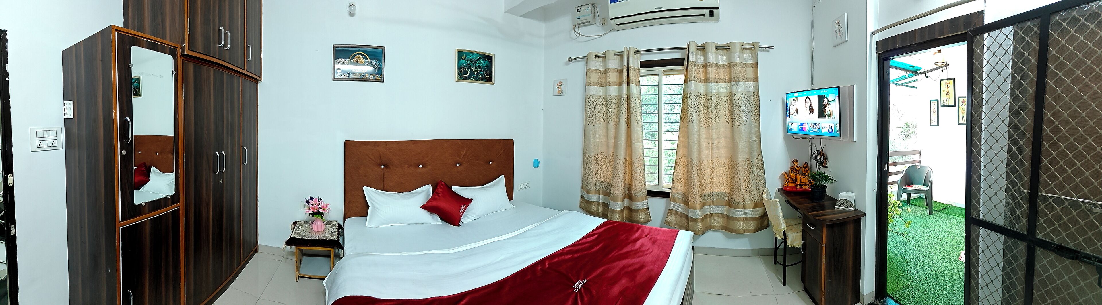 3 bedrooms, iron/ironing board, WiFi, bed sheets