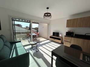 TV - Modern apartment 40m², air conditioning, parking, close to the beach (Argelès-sur-Mer)
