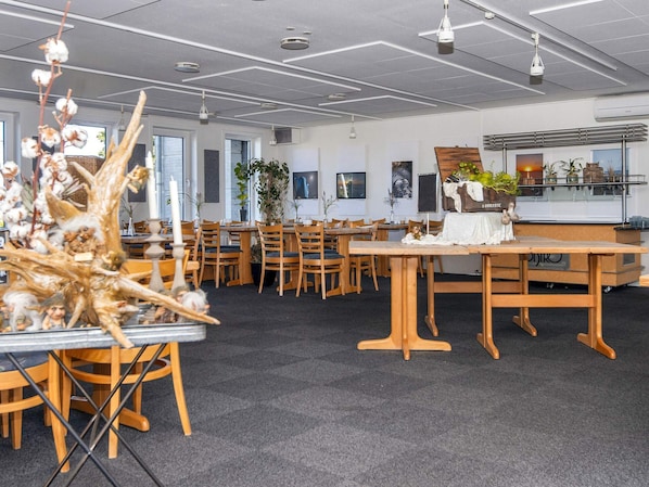Apartment | Dining
