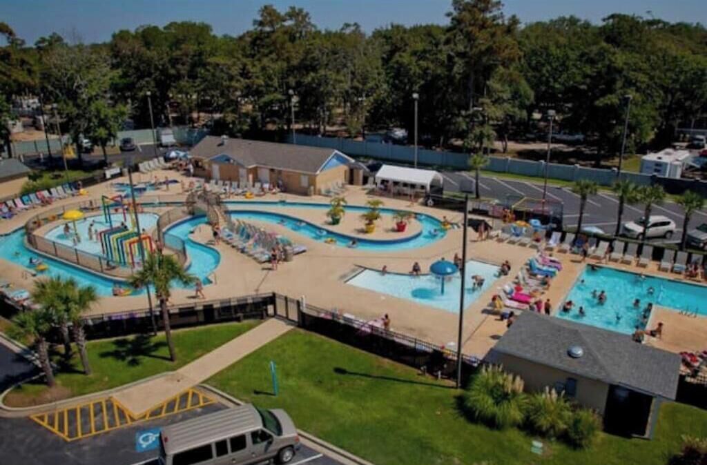 Sisäuima-allas, ulkouima-allas