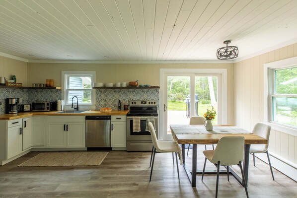 Microwave, oven, stovetop, dishwasher