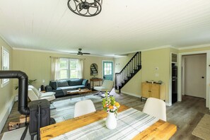 Télévision, cheminée