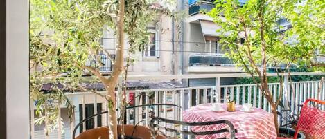 屋外ダイニングエリア