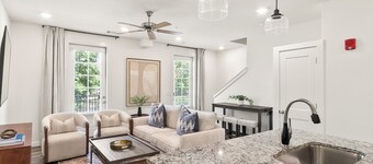 Game Day Chalet Condo ✦ Walkable to Stadium