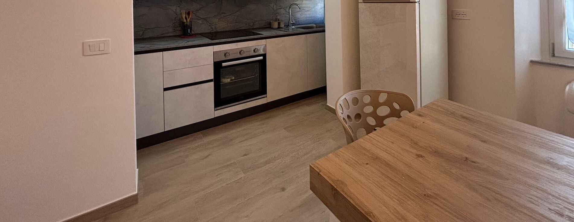 Refrigerador, microondas, horno y lavavajillas 