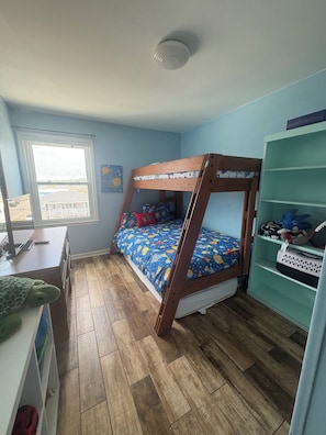 3 bedrooms, WiFi, bed sheets