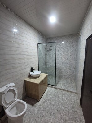 Superior Suite | Bathroom