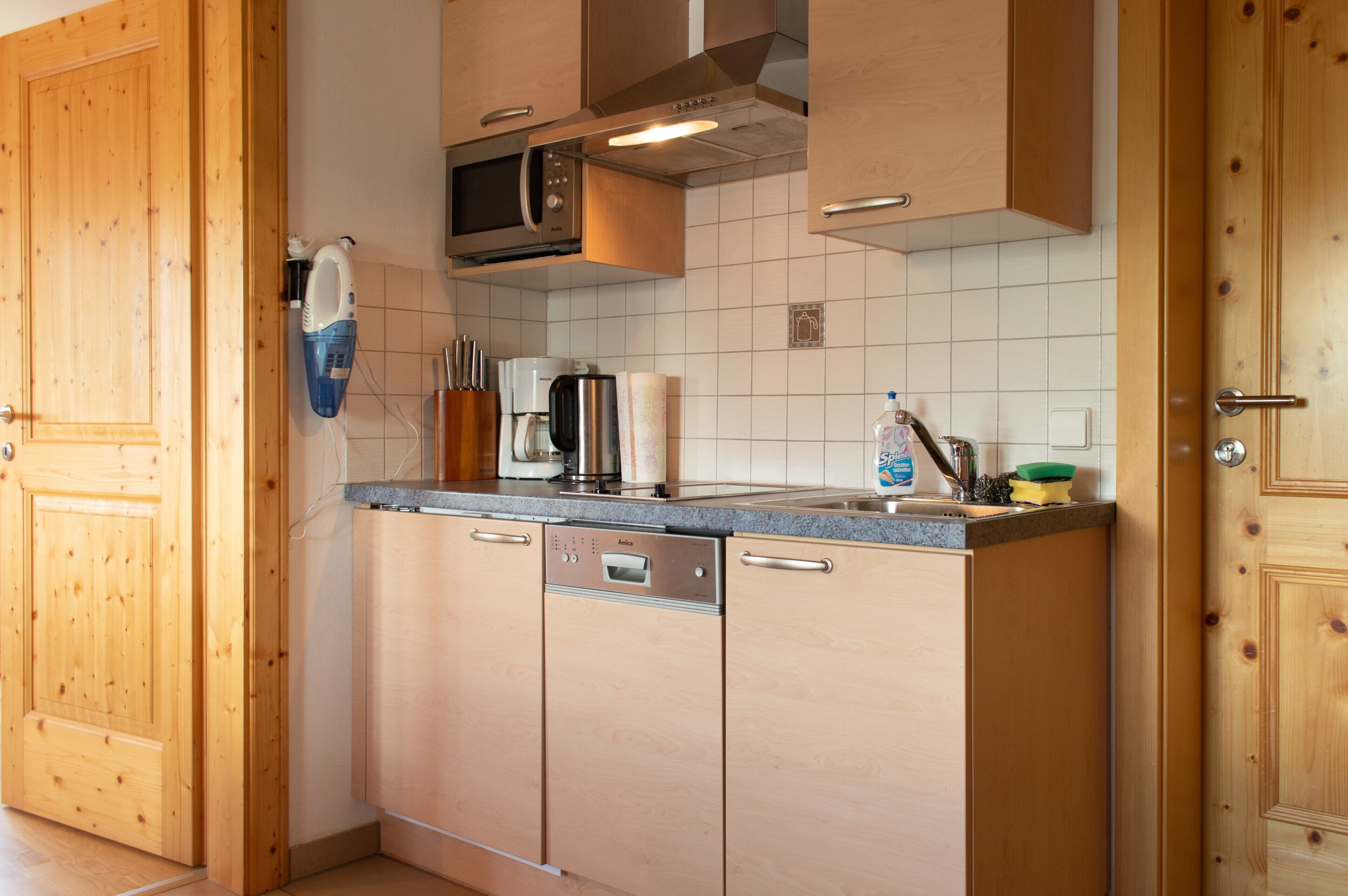 Microwave, stovetop, dishwasher, coffee/tea maker