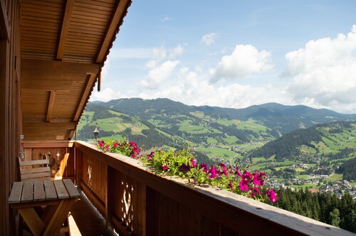 Apartment 'Edelweis' with Shared Terrace, Balcony and Wi-Fi