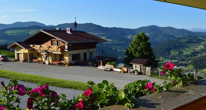 Apartment 'Edelweis' with Shared Terrace, Balcony and Wi-Fi