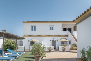 Exterior - Apartment 'Elena 1' with Shared Pool and Private Terrace (Conil de la Frontera)