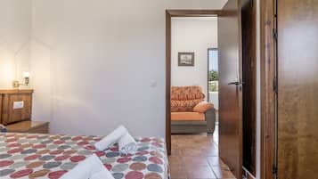 1 soveværelse, strygejern/strygebræt, sengetøj