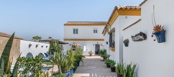 Apartment 'Juanki' with Shared Pool and Terrace