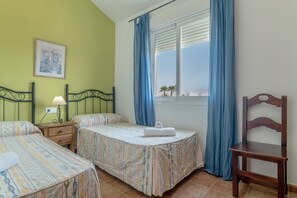 2 室のベッドルーム、アイロン / アイロン台、ベッドシーツ