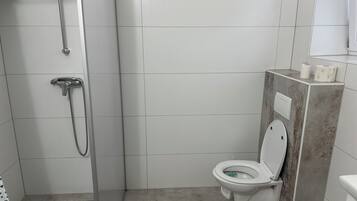 Handtücher, Seife, Toilettenpapier