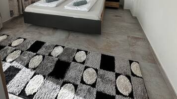 Bügeleisen/Bügelbrett, WLAN, Bettwäsche