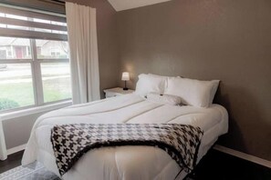 3 bedrooms, iron/ironing board, free WiFi, bed sheets