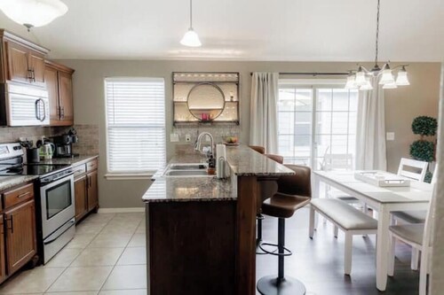 B.I.B.O. Bike In Bike Out-King Bed Hot Tub Comfy