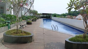 Outdoor pool - Tidy And Restful Studio At Serpong Garden Apartment (Cisauk)