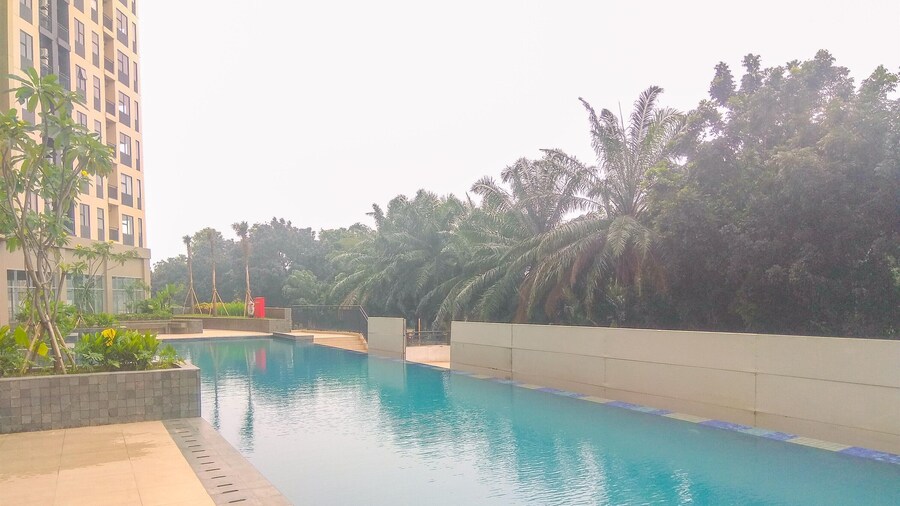 Modern Look And Cozy 2Br Apartment Transpark Cibubur