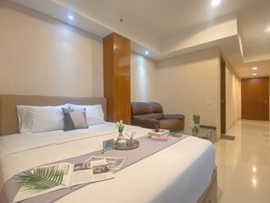 Standard Studio - Good Studio Room At Kemang Village Apartment (Jakarta)