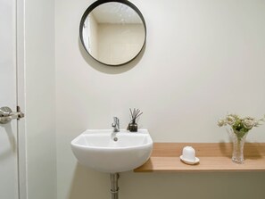 Bathroom - Comfy Studio Room At Meikarta Apartment (Cikarang)