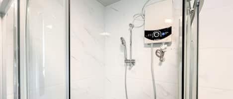 Standard Apartment | Bathroom