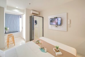 Interior - Warm Stay Studio At Cinere Bellevue Suites Apartment (Depok)