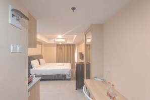 Room - Best Deal Studio At De Prima Apartment (Medan)