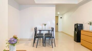 Standard Apartment | Dining room