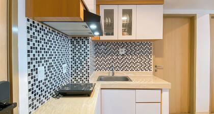 Enjoy Living 2Br With Working Room At Meikarta Apartment