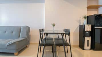 Standard Apartment | Dining room