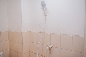 Standard Studio | Bathroom