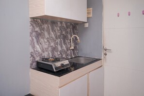 Standard Studio | Private kitchen | Electric kettle