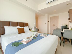 Standard Studio - Spacious And Modern Studio Apartment Tree Park City Bsd (South Tangerang)