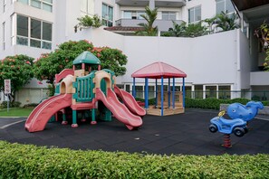 Children’s play area – outdoor