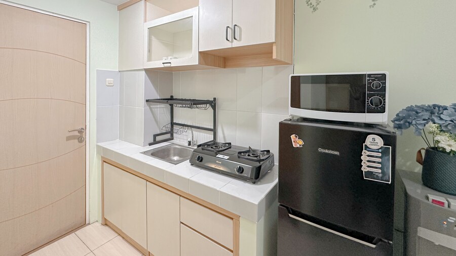 Stunning Comfy Studio Apartment Near Merr At Bale Hinggil