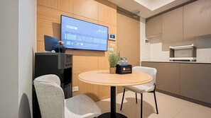 Standard Apartment | Dining room