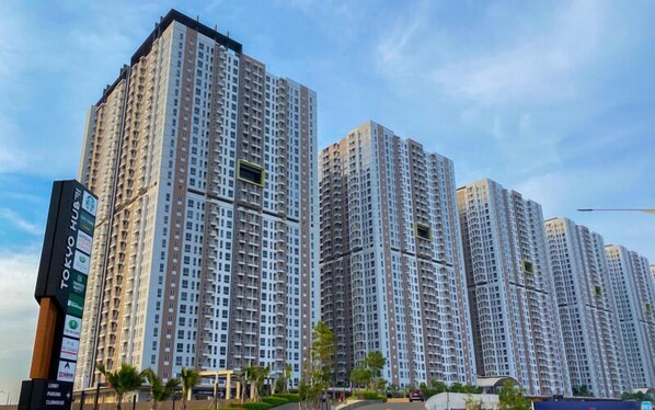 Exterior - Homey And Restful Studio At Tokyo Riverside Pik 2 Apartment (Teluknaga)