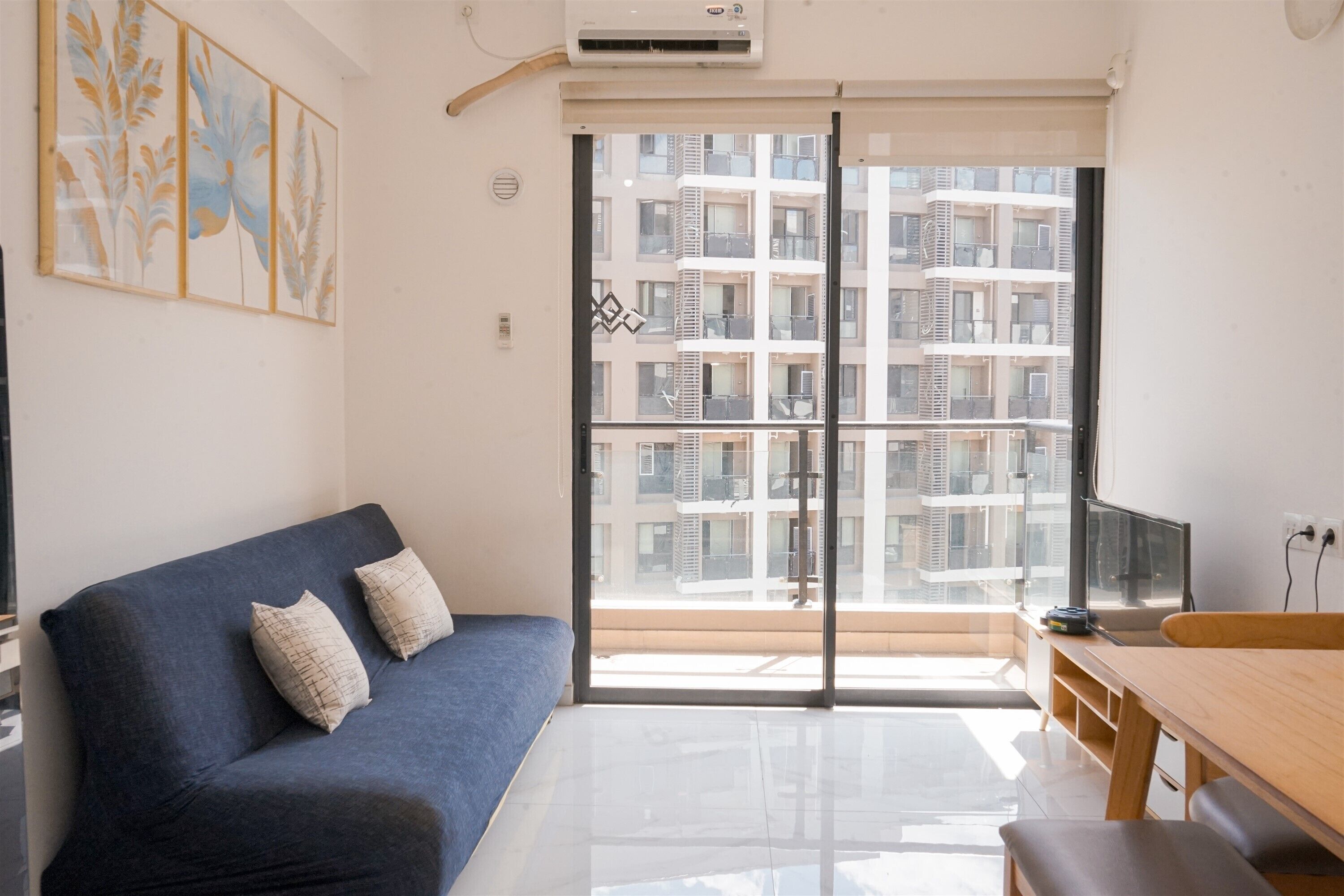 Standard Apartment | Living room