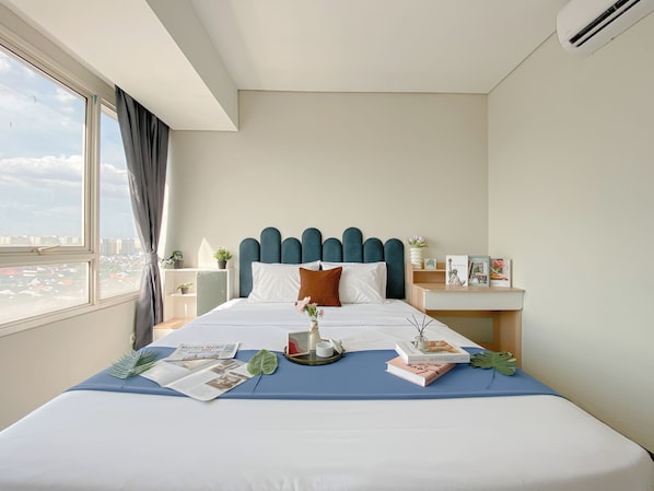 Room - Comfortable And Restful 2Br Nifarro Park Apartment (Jakarta)