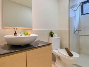 Standard-Apartment | Badezimmer