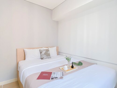 Spacious And Cozy 2Br With Extra Room At Meikarta Apartment