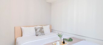 Spacious And Cozy 2Br With Extra Room At Meikarta Apartment