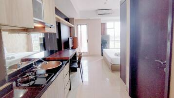 Standard Studio | Bathroom