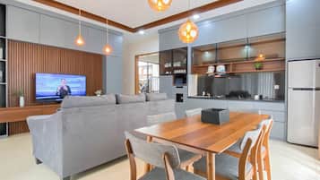 Standard Villa | Dining room