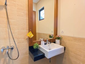 Standard Villa | Bathroom