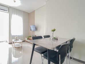 Standard Apartment | Dining room