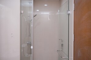 Standard-Apartment | Badezimmer